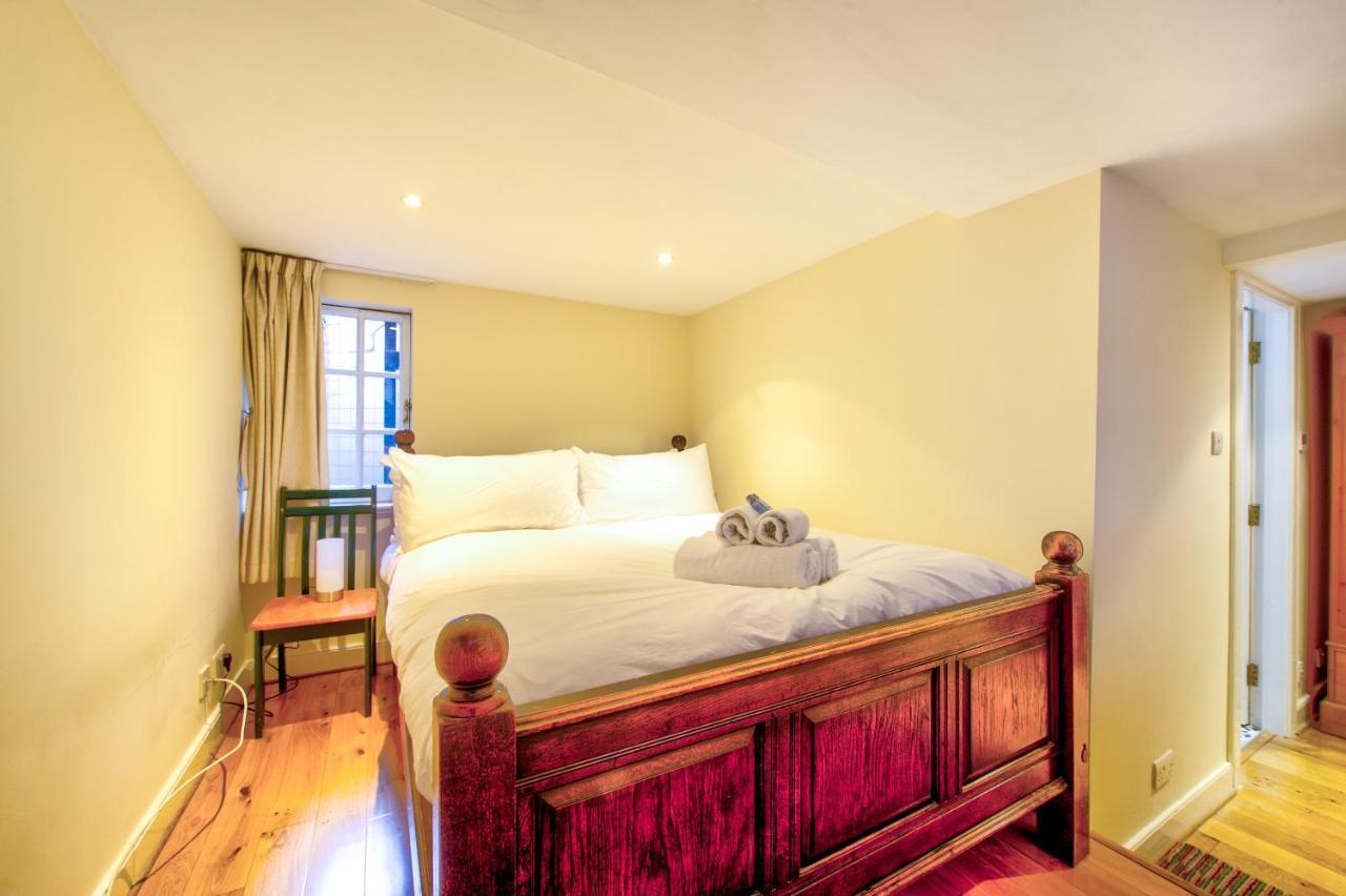 Famous House, 1 Minute From Edinburgh Castle Apartamento Exterior foto